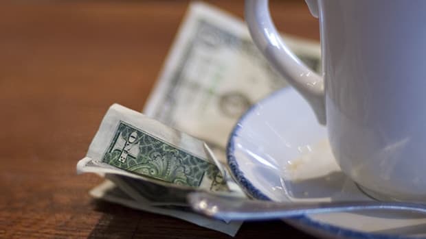 tipping-coffee