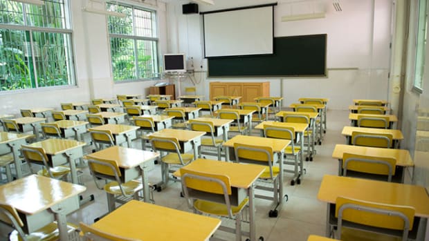 empty-classroom-uncollege