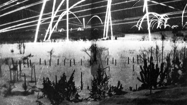 Tracer fire on the Finnish-Soviet border during the Winter War.