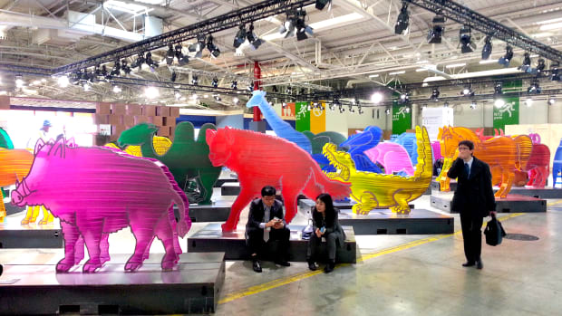"Une Arche de Noé Pour le Climat," an installation of lucite animal figures created by Gad Weil and exhibited at the COP21 climate summit in Paris in December of 2015.