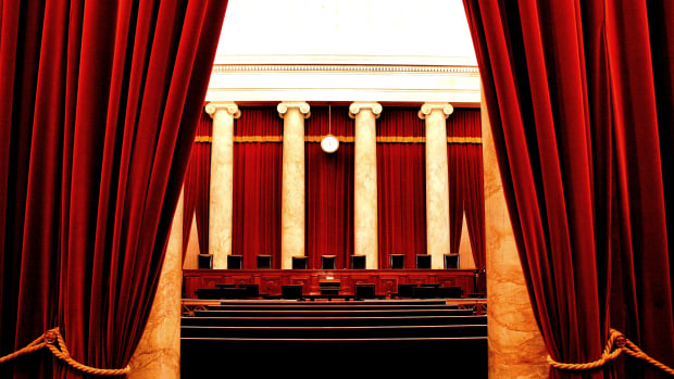 Inside_the_United_States_Supreme_Court.jpg