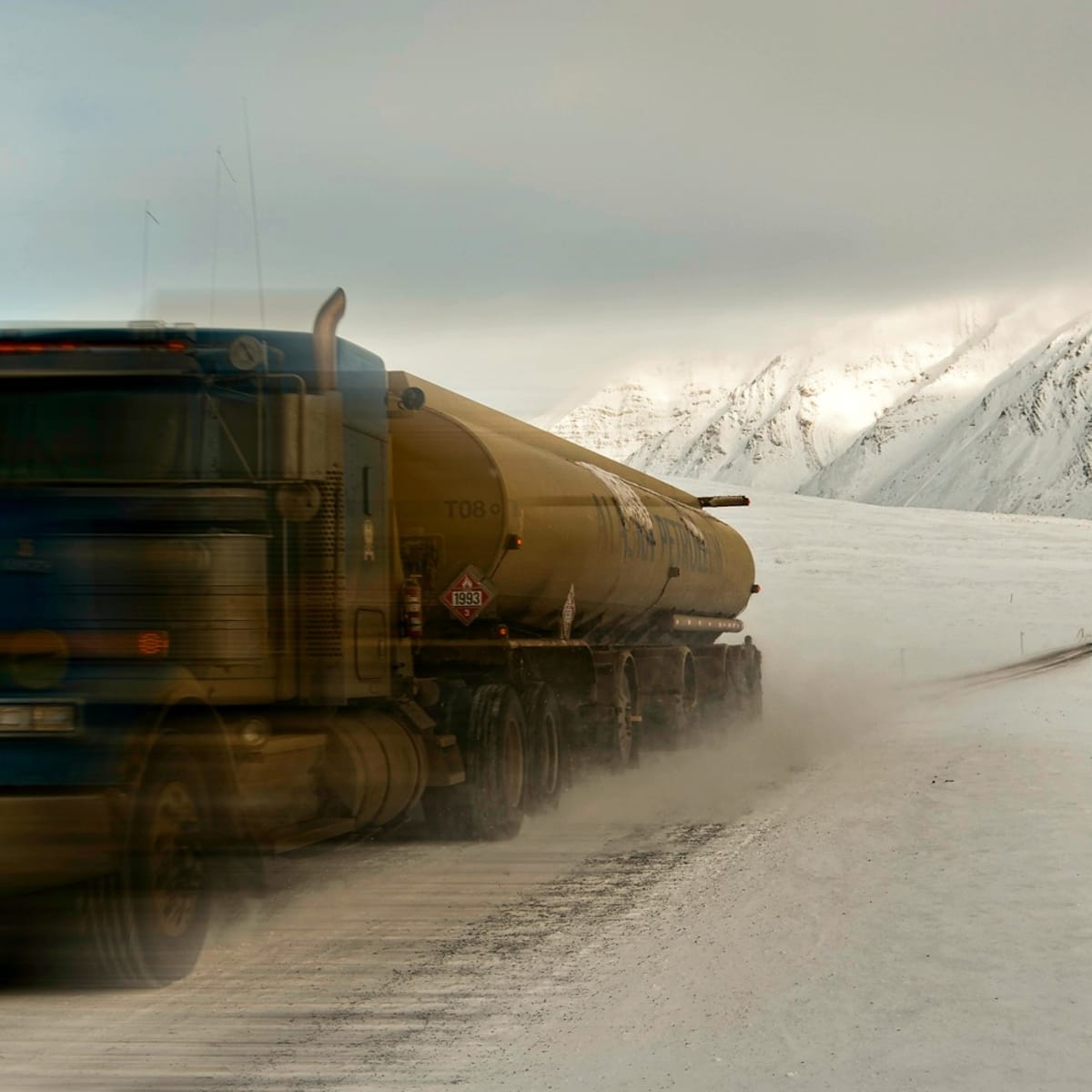 Ice road truckers  Canadian Geographic