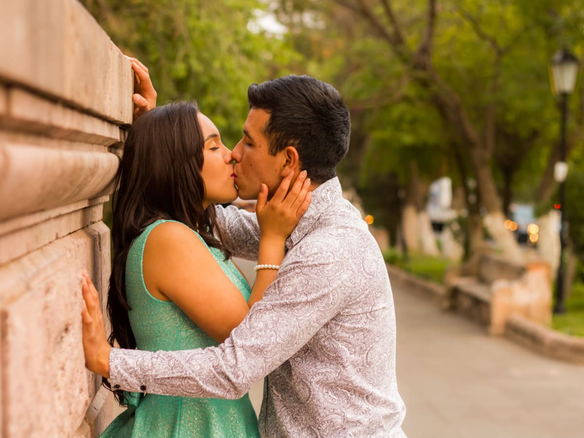 Sex is kiss in Medellín