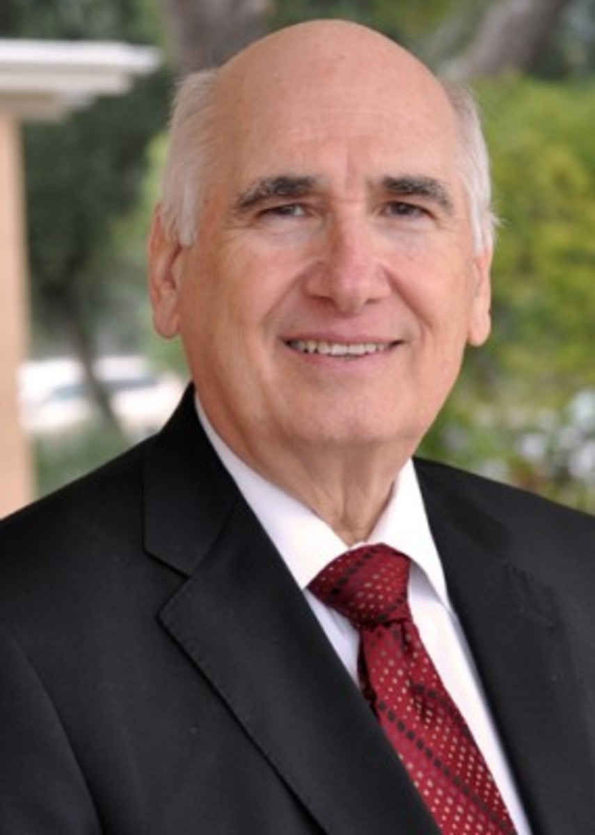 Claremont_Lincoln_U_Pres_Jerry_Campbell_HeadShot_2012-285x400