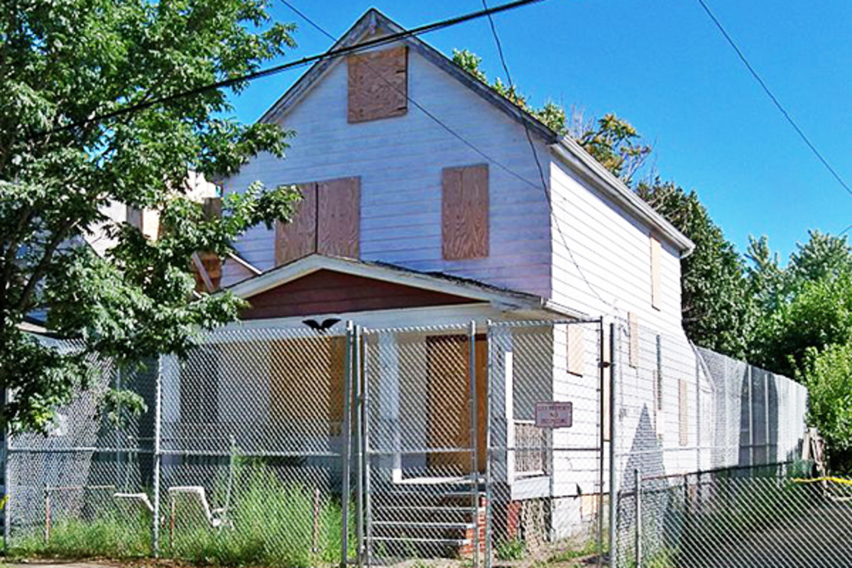 Ariel Castro's home. It was demolished on August 7, 2013. (PHOTO: THD3/WIKIMEDIA COMMONS)