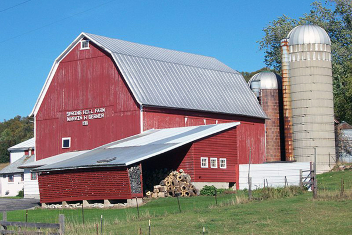 A family farm in Wisconsin. (PHOTO: ROYALBROIL/WIKIMEDIA COMMONS)