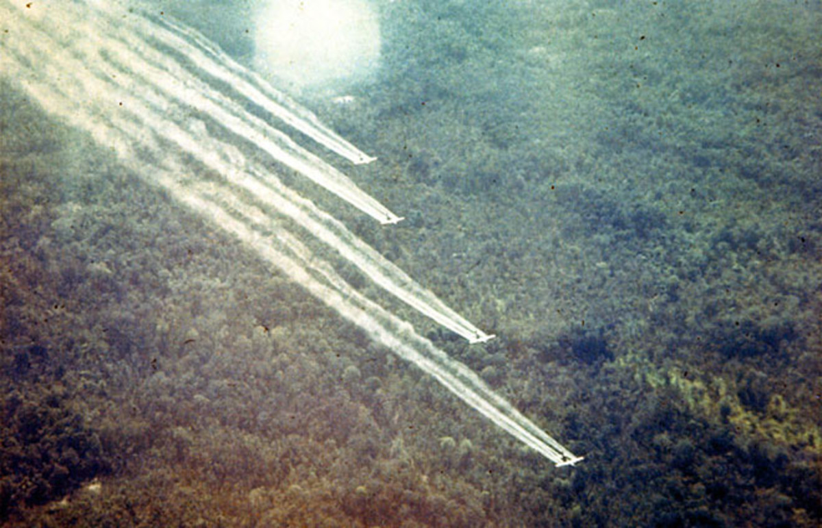 Defoliant spray run, part of Operation Ranch Hand, during the Vietnam War by UC-123B Provider aircraft. (Photo: Public Domain)