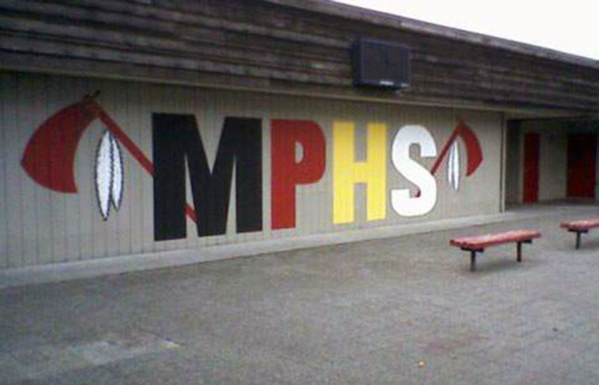 Marysville Pilchuck High School mural. (Photo: HighSchoolWatch/Wikimedia Commons)