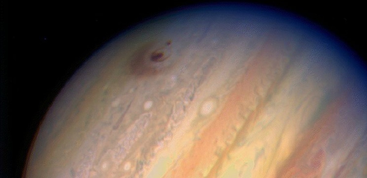 Image of Jupiter showing impact sites from Comet Shoemaker-Levy 9, taken July 18, 1994. (Photo: H. Hammel, MIT and NASA)