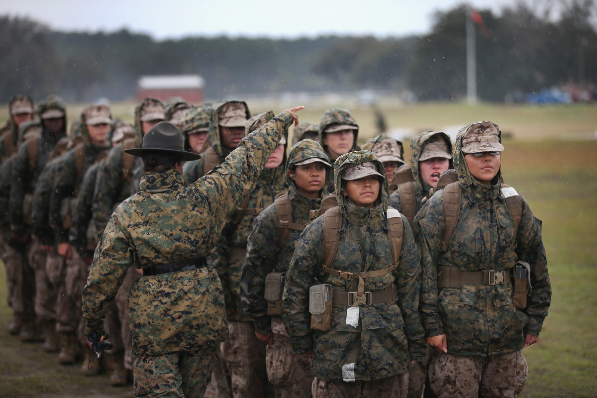 Female Marine recruits prepare to fire on the rifle range during boot camp February 25, 2013, at Marine Corps Recruit Depot, Parris Island, South Carolina. (Photo: Scott Olson/Getty Images)