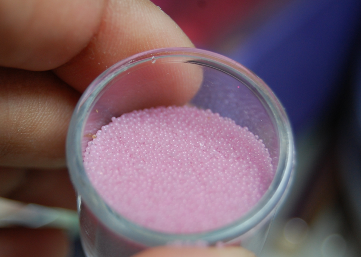 Pearl pink microbeads. (Photo: Melly Kay/Flickr)
