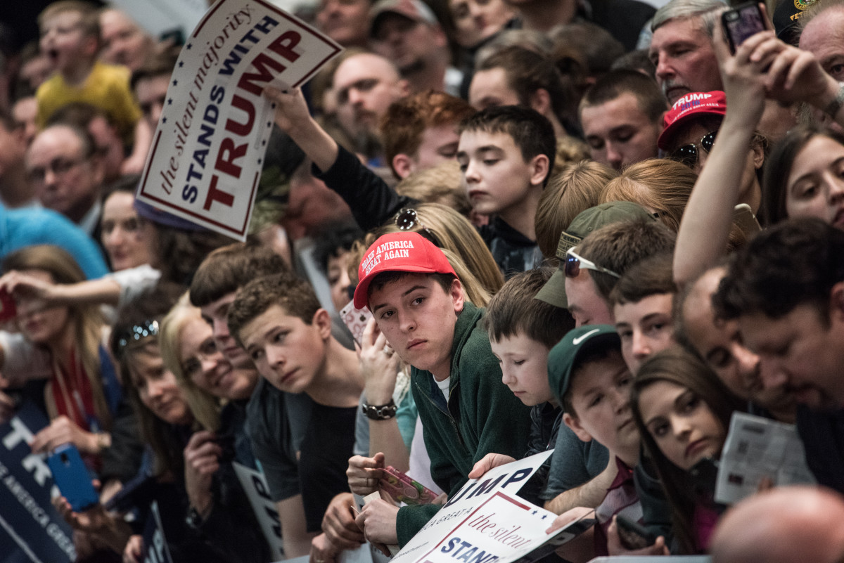 Donald Trump supporters wait for autographs from the Republican presidential candidate at a campaign rally March 7, 2016, in Concord, North Carolina. (Photo: Sean Rayford/Getty Images)