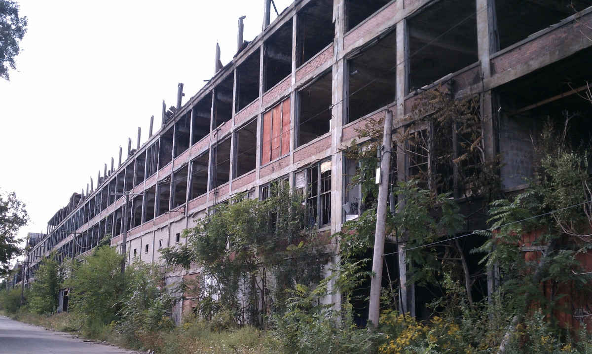The Packard automotive factory in Detroit, 2012. (Photo: Chris Krahe/Flickr)