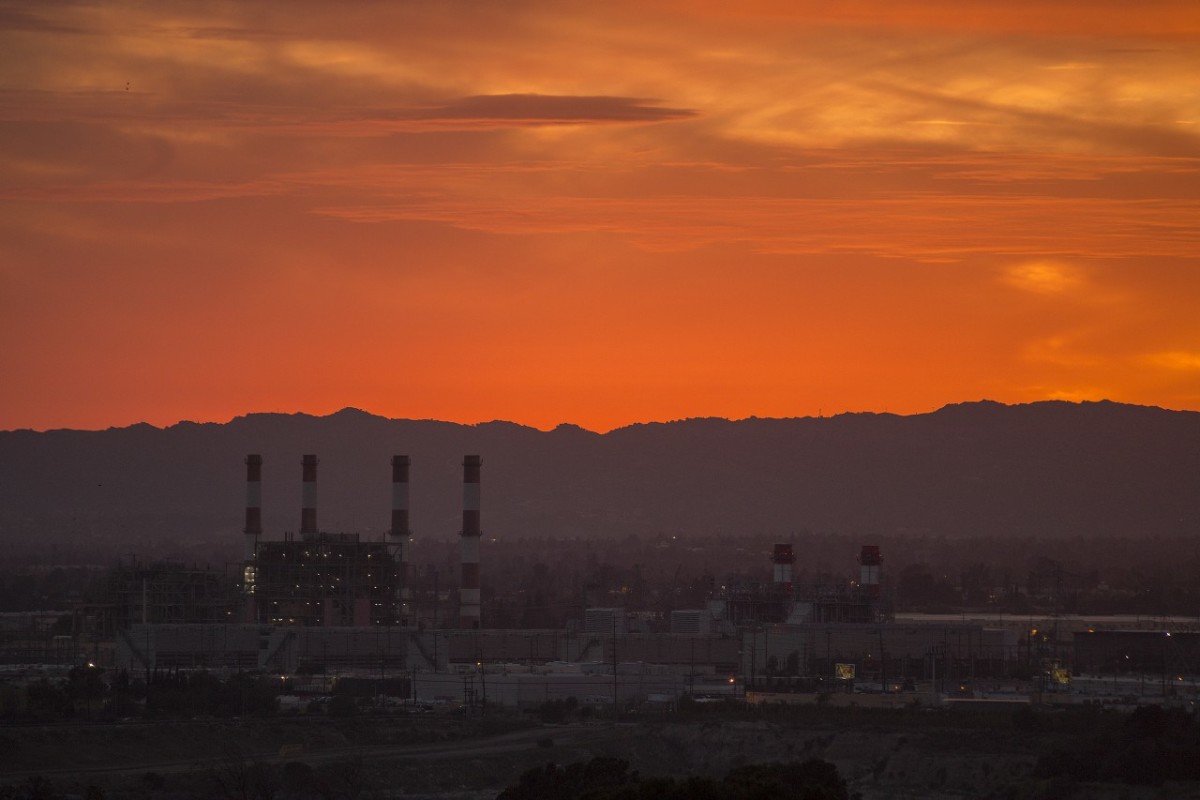 The gas-powered Valley Generating Station is seen in the San Fernando Valley on March 10th, 2017, in Sun Valley, California. (Photo: David McNew/Getty Images)