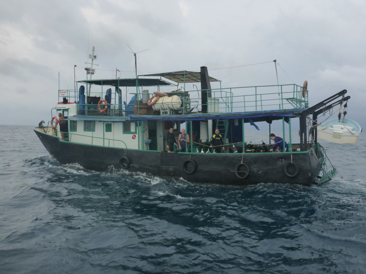 The Felipe Poey, a cement-hulled research vessel operated by the Centro de Investigaciones Marinas.