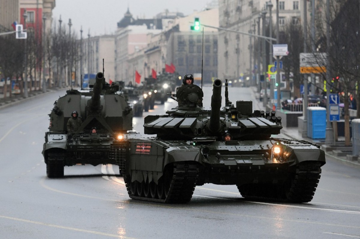 Russian military vehicles in Moscow move toward Red Square for Victory Day parade training on April 27th, 2017. (Photo: Natalia Kolesnikova/AFP/Getty Images)