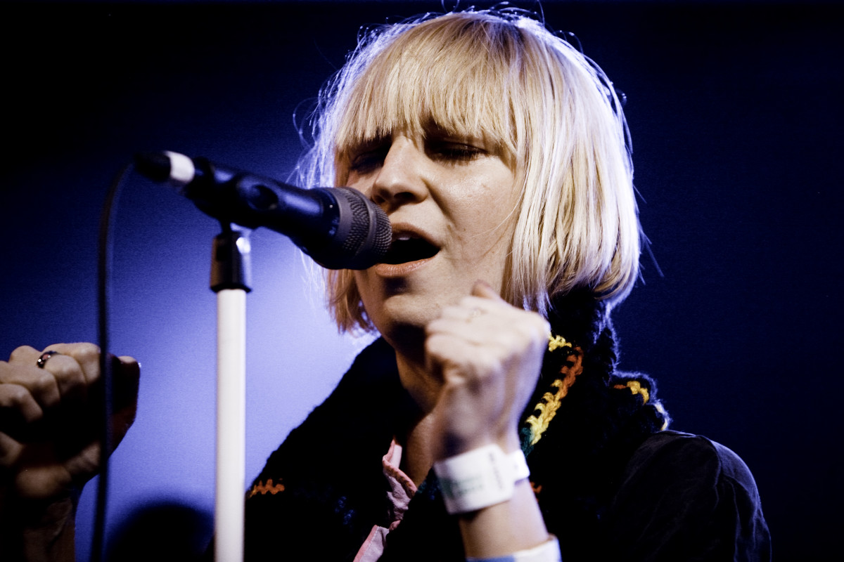 Sia performing at South by Southwest in 2008.