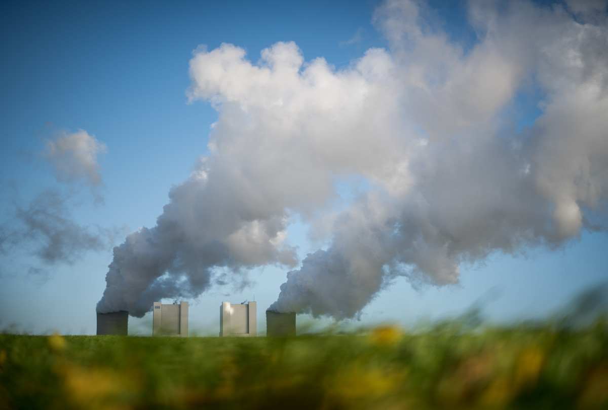 Steam rises from the Neurath coal-fired power plant operated by German utility RWE on November 13th, 2017, near Bergheim, Germany.