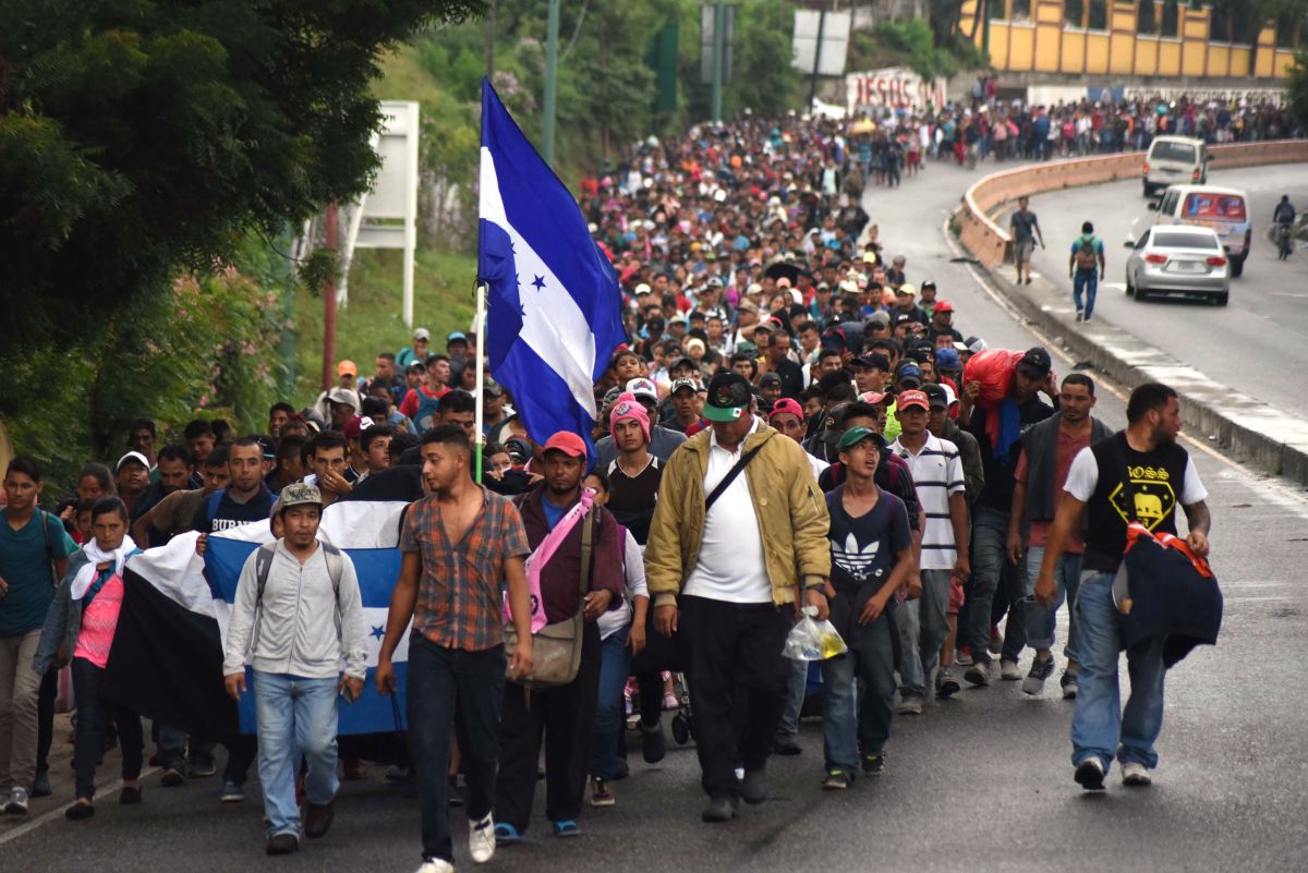 Honduran migrants take part in a caravan toward the United States in Chiquimula, Guatemala, on October 17th, 2018.