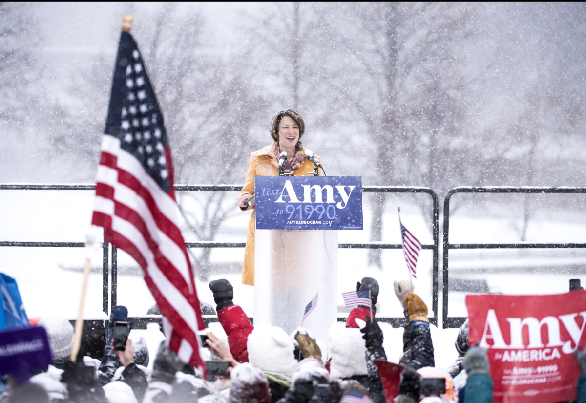 Senator Amy Klobuchar (D-Minnesota) launched her campaign for the Democratic Party nomination in 2020 on Sunday, amid a snowstorm.