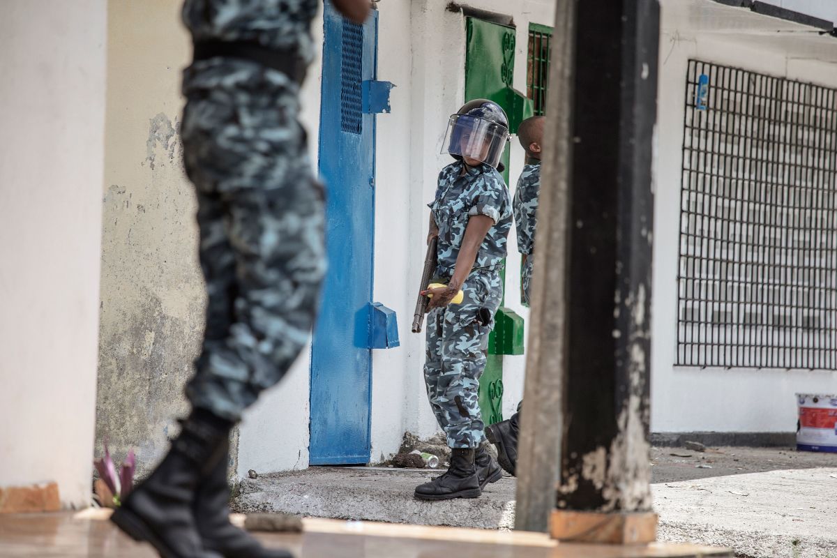 Comoros gendarmerie officers disperse opposition supporters in the city of Moroni on March 25th, 2019. Police fired tear gas and rubber bullets on a crowd of more than 100 as Comoros awaited results of its election, which Agence France-Presse journalists said President Azali Assoumani is expected to win, despite the opposition's accusations of cheating.