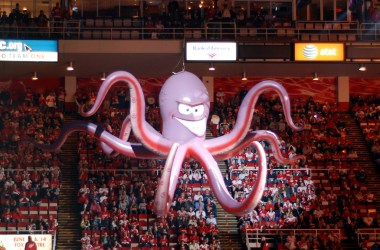 al the octopus red wings