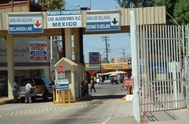 Border crossing into Los Algodones from Andrade, California.