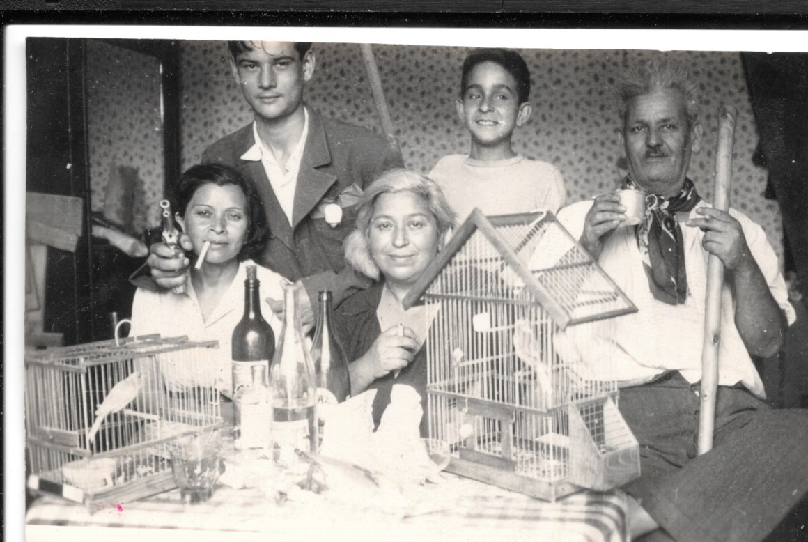 A playful photo of Hayoun's family in Tunis, in the late 1940s.