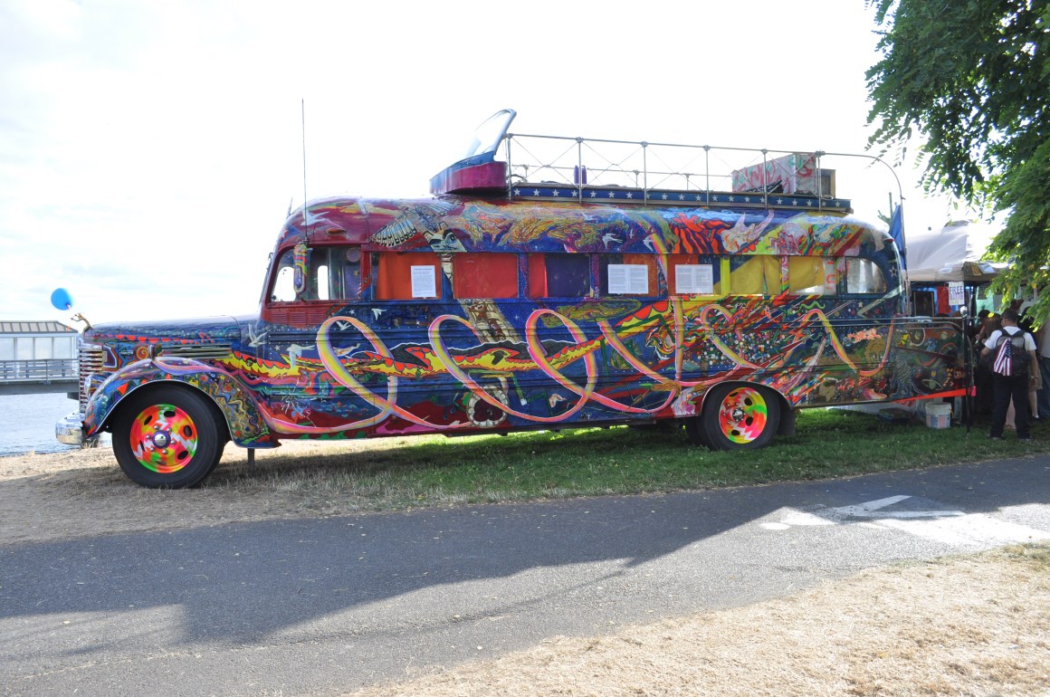 How The Grateful Dead Pioneered the Internet’s First Online Communities 4 The Internet Is the Grateful Dead - Pacific Standard