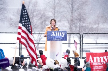 Senator Amy Klobuchar (D-Minnesota) launched her campaign for the Democratic Party nomination in 2020 on Sunday, amid a snowstorm.