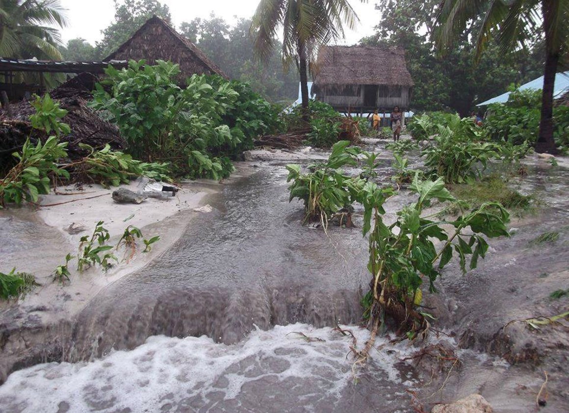 kiribati climate refugees