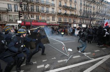 paris police protestors cop21