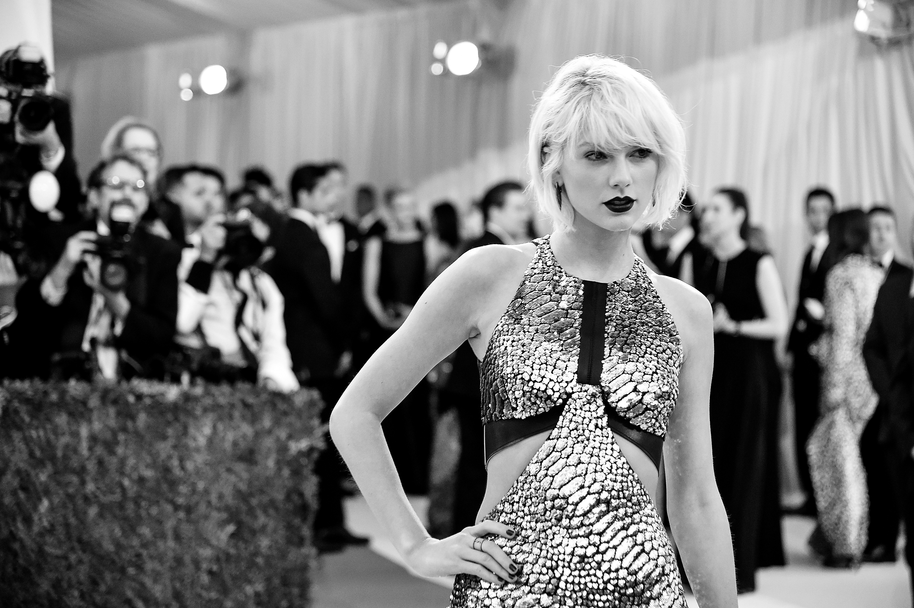 Taylor Swift attends the Manus x Machina: Fashion In an Age of Technology Costume Institute Gala at the Metropolitan Museum of Art on May 2nd, 2016, in New York City. (Photo: Mike Coppola/Getty Images)