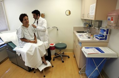 Dr. George Sawaya examines patient Susan Lehr at the UCSF Women's Health Center on June 21st, 2006, in San Francisco, California.