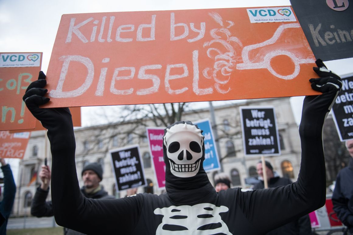 Activists hold a demonstration against diesel cars in front of the Transport Ministry in Berlin, Germany, on March 14th, 2018.