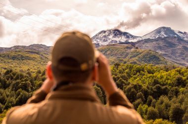 A view of Nevado de Chillan volcano during an eruptive pulse in Las Trancas, some 400km south of Santiago, April 6th, 2018. Emergency service officials in Chile issued an orange alert in the area around the volcano.