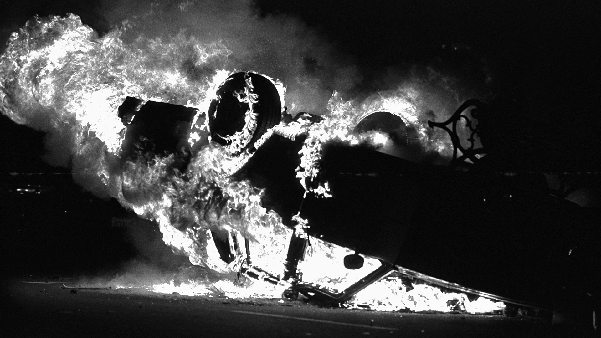 Rodney King riots car on fire 1992