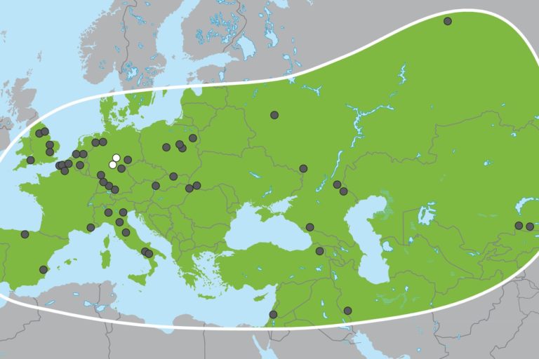 The broad geographic range of the straight-tusked elephant based on fossil discoveries. The two white dots indicate the discovery locations at Weimar-Ehringsdorf and Neumark-Nord.