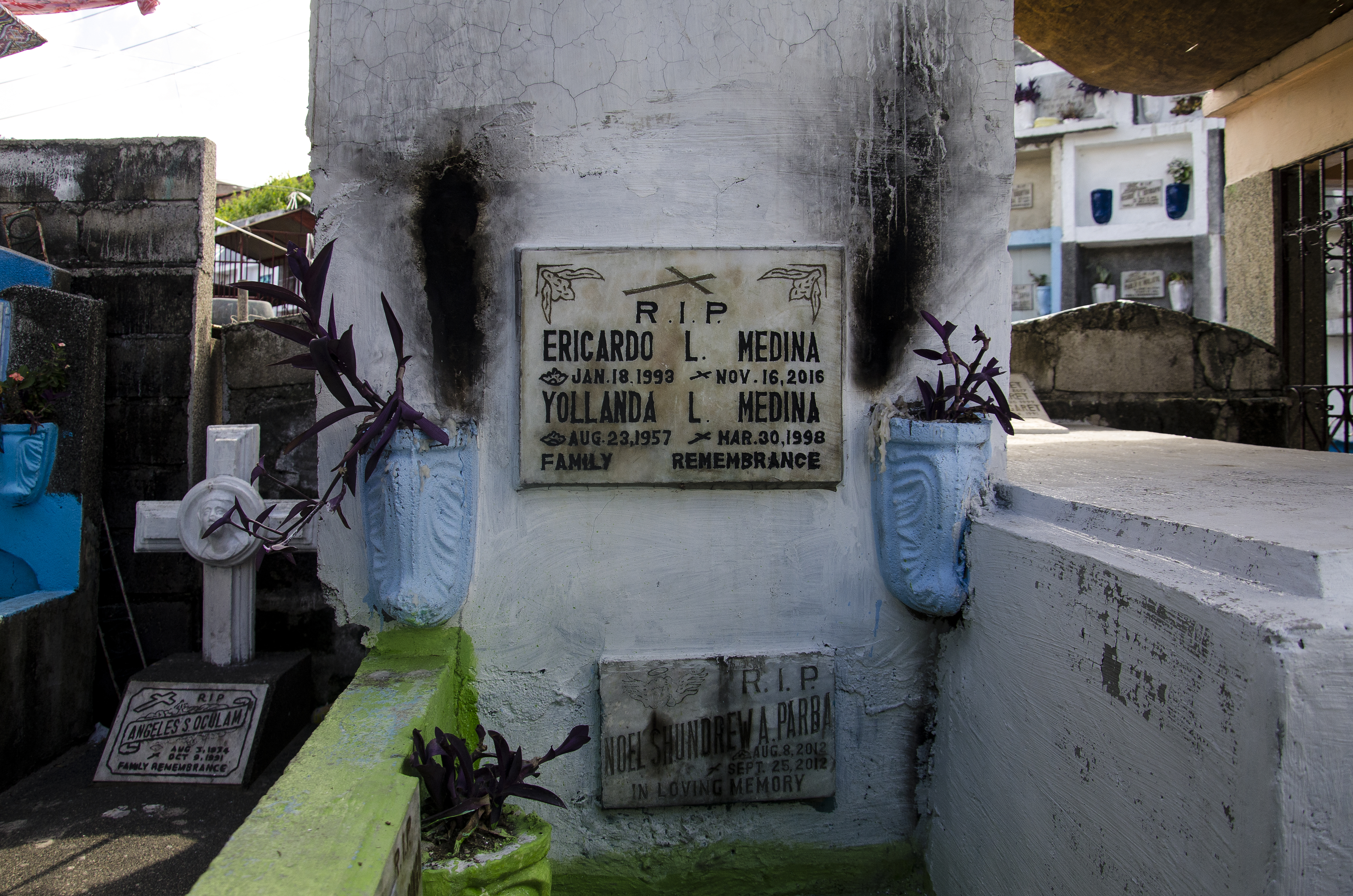 Ericardo is buried alongside his mother.